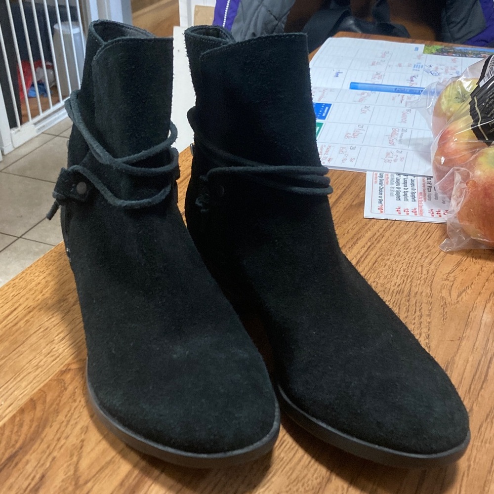 Sorel Black Suede Ankle Booties